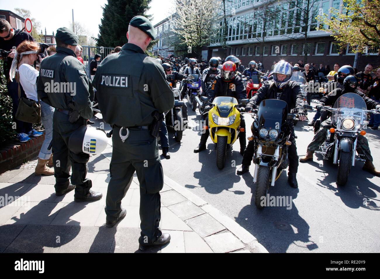 Police action at a get-together of the Bandidos motorcycle club, the City Run 2010 through downtown Essen Stock Photo