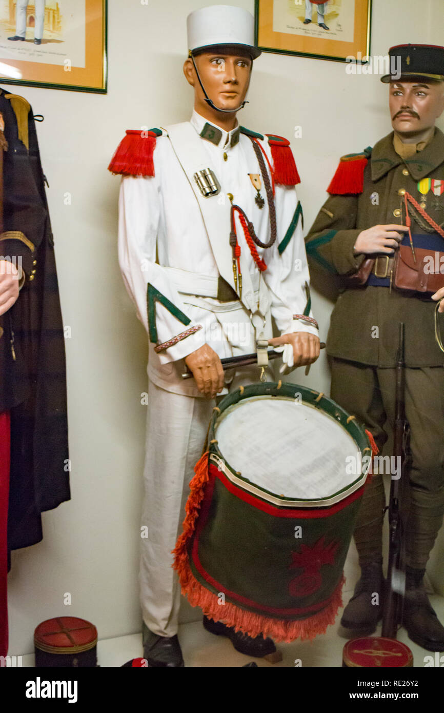 Institution des Invalides de la Legion Etrangère à Puyloubier : Drum player in parade uniform Stock Photo