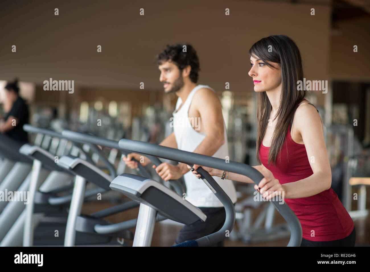 Man woman training fitness gym Stock Photo - Alamy