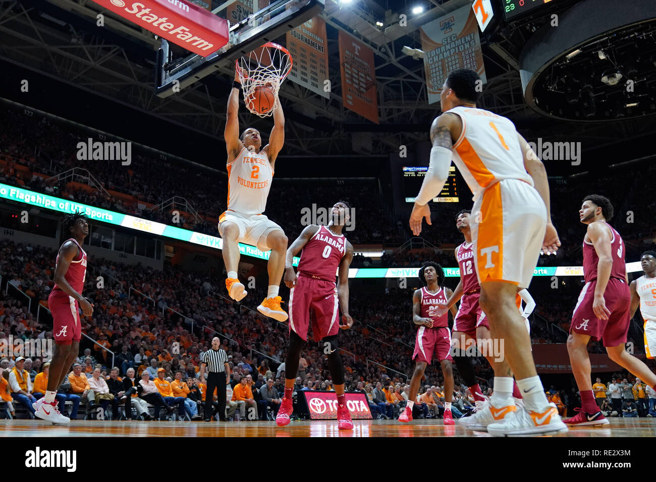 tennessee basketball pregame dunk