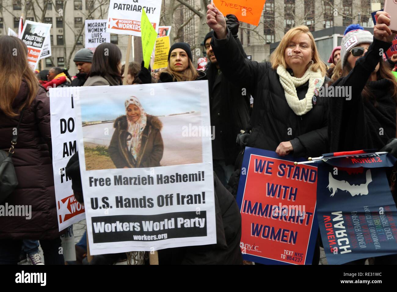 New York City, New York, USA. 19th Jan, 2019. The Women's March Alliance co-hosted a separate rally with the New York Immigration Coalition in Foley Square on 19 January, 2019. The rally by the controversial organization drew thousands and featured appearances by U.S. Rep. Alexandria Ocasio-Cortez (D-Queens) and American feminist, journalist, and social political Gloria Steinem. Credit: G. Ronald Lopez/ZUMA Wire/Alamy Live News Stock Photo