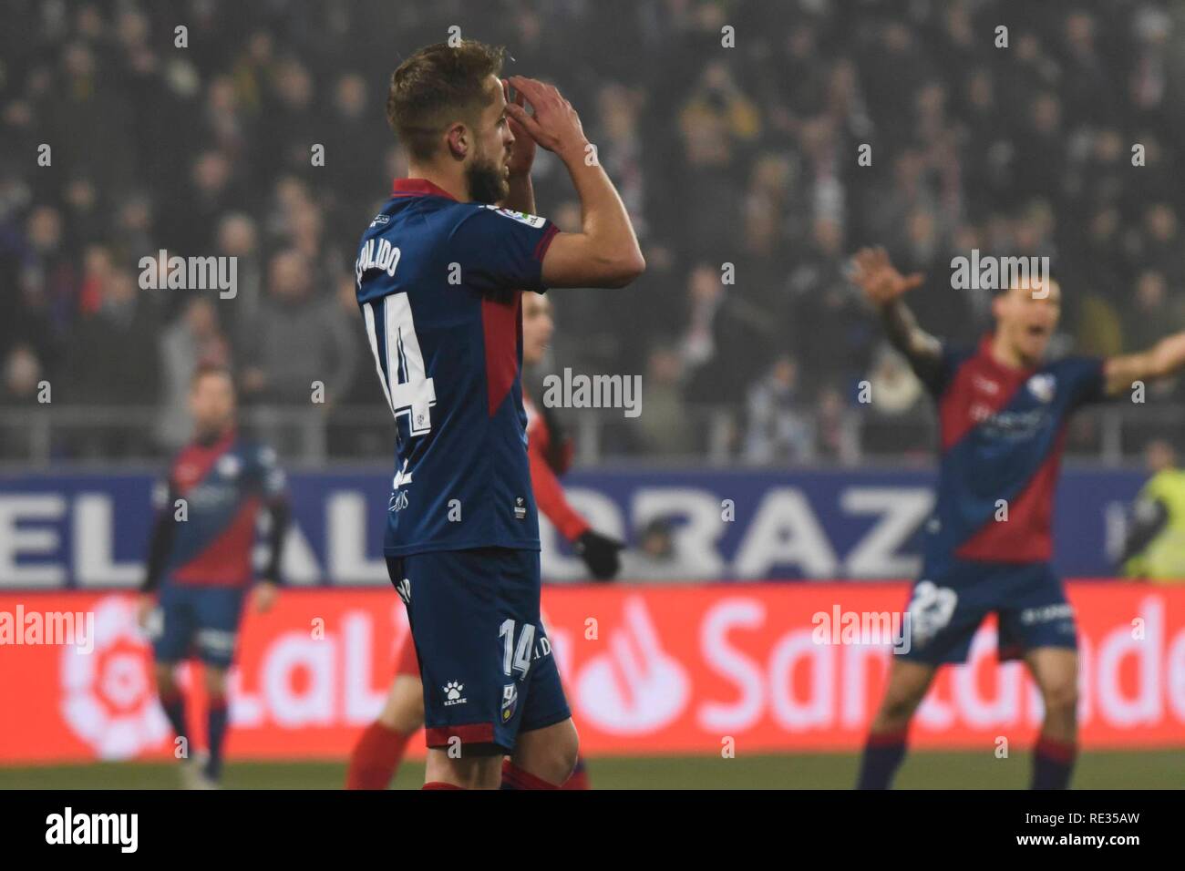 Huesca, Spain. 19th Jan, 2019. Enric Gallego of SD Huesca (22