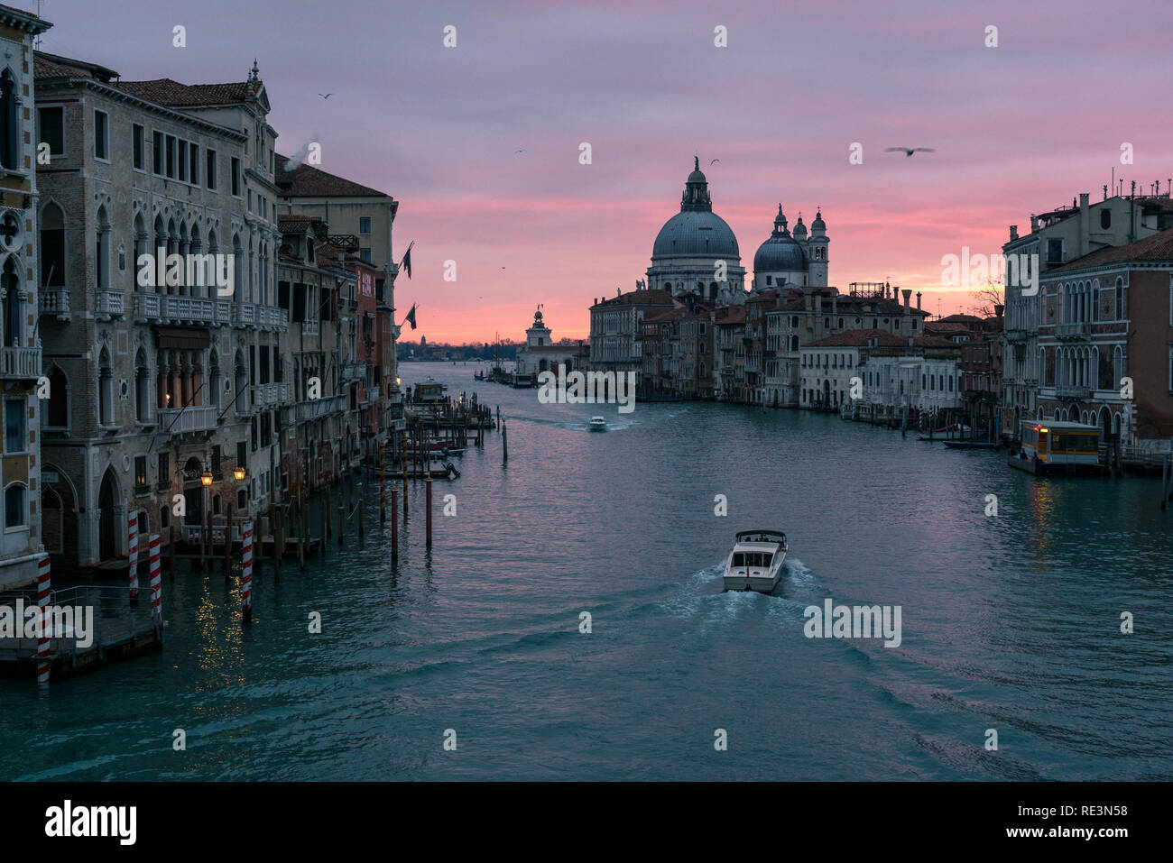 Venice vaporetto winter hi-res stock photography and images - Alamy