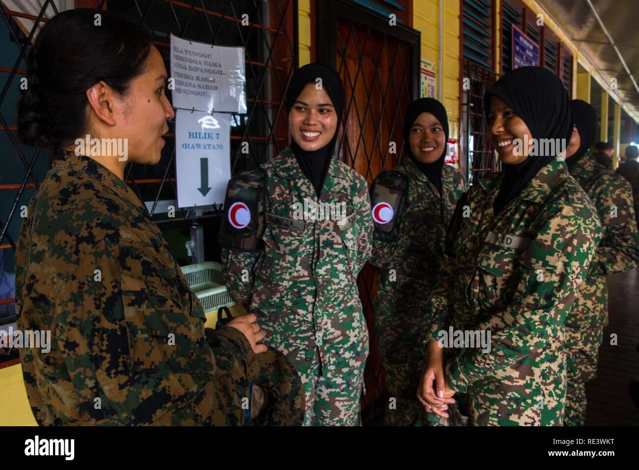 SABAH PROVINCE, Malaysia (November 11, 2016) Petty Officer 1st Class