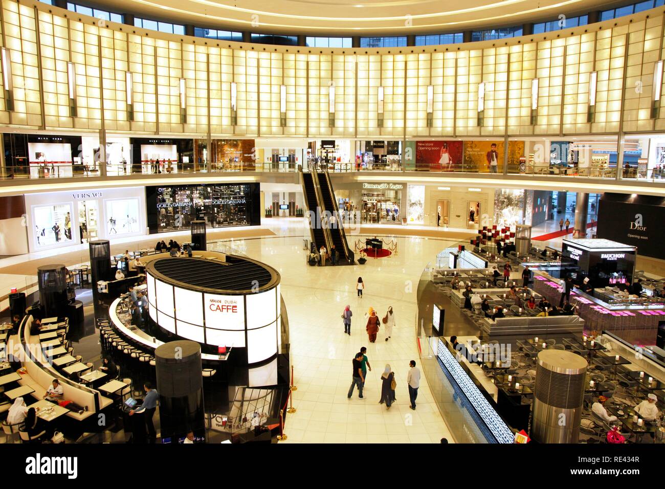 Fashion Avenue With 70 Shops Of The Haute Couture Dubai Mall
