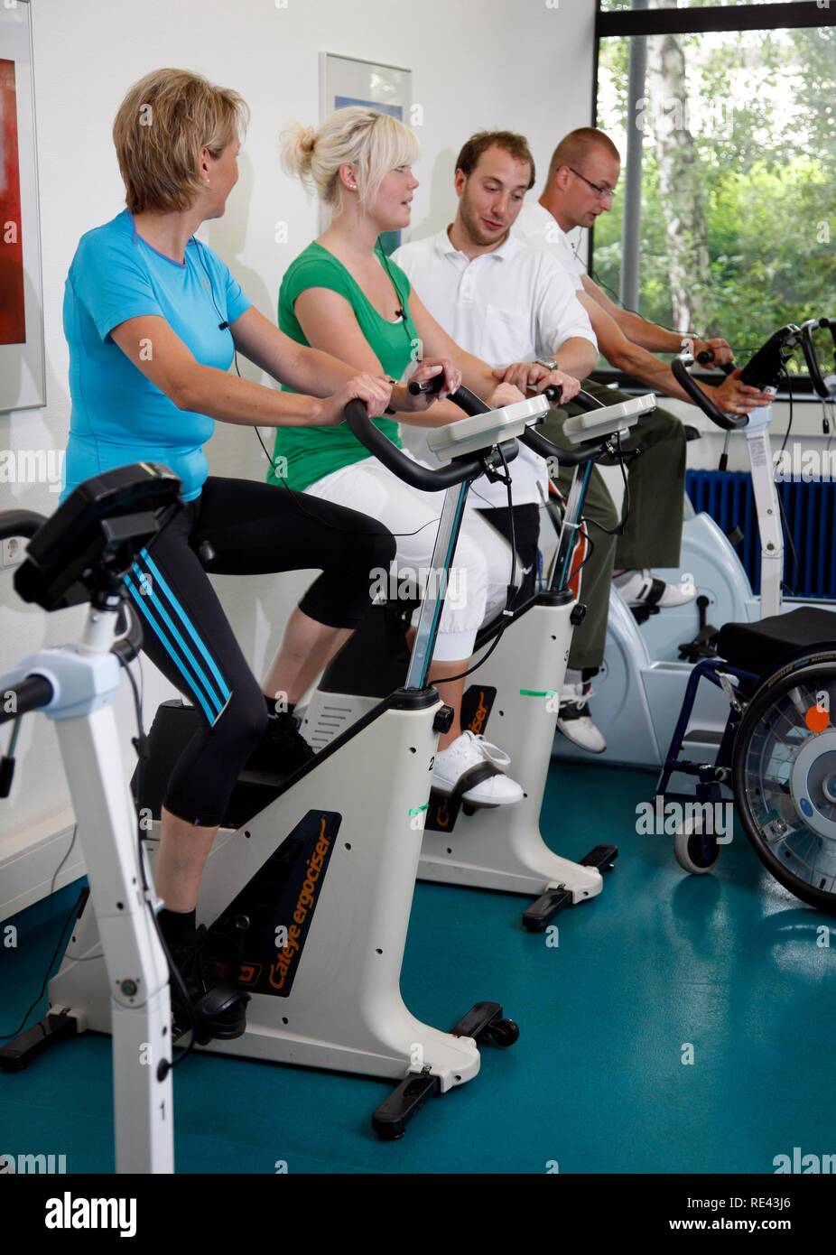 Patients during cardiovascular training with heart rate and pulse rate