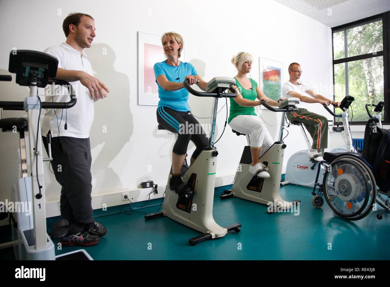 Patients during cardiovascular training with heart rate and pulse rate