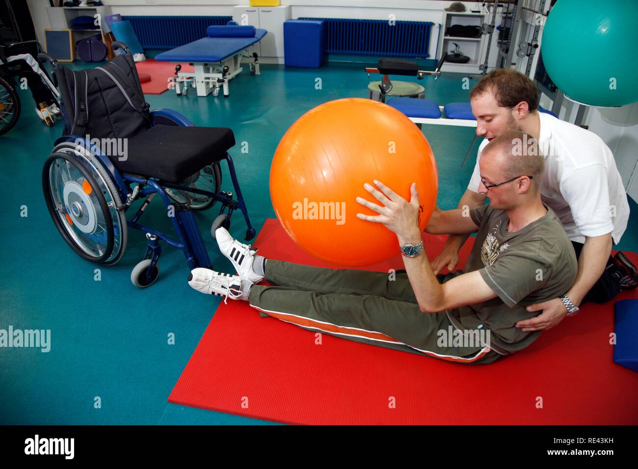 Mobilisation exercises for encouraging movement, muscle training and