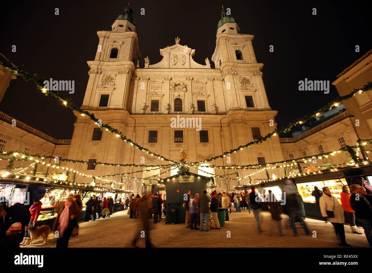 Christmas market at the Salzburger Dom cathedral, stalls in the Domplatz square, old town, Salzburg, Austria, Europe Stock Photo