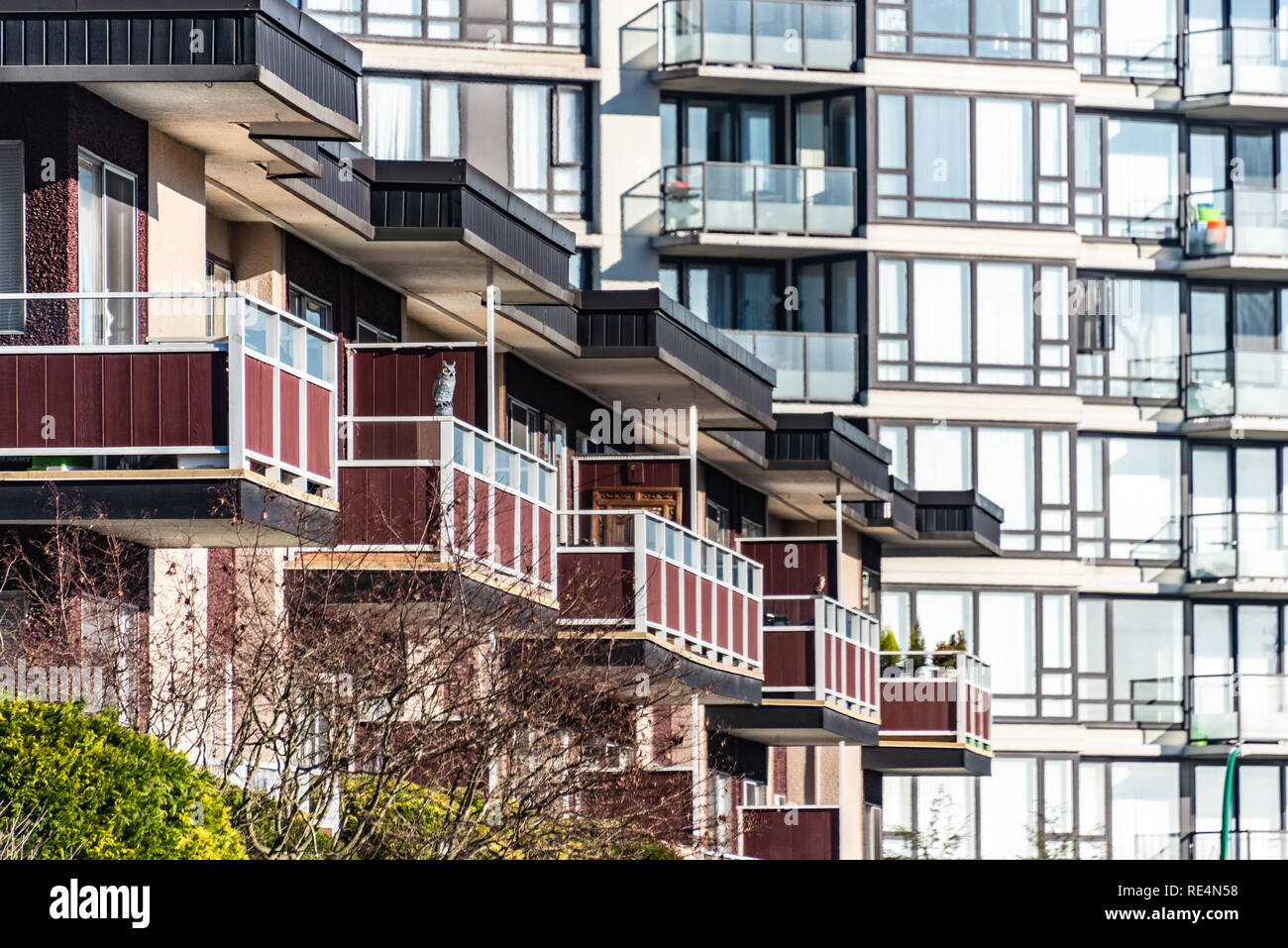 Condo Building Exterior High Resolution Stock Photography And Images Photo Inspiration