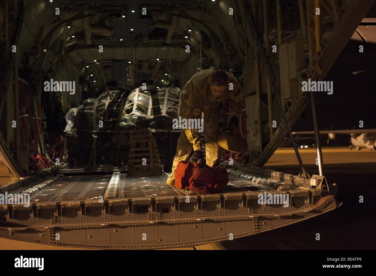 Airmen with the 40th Airlift Squadron deployed Stock Photo - Alamy