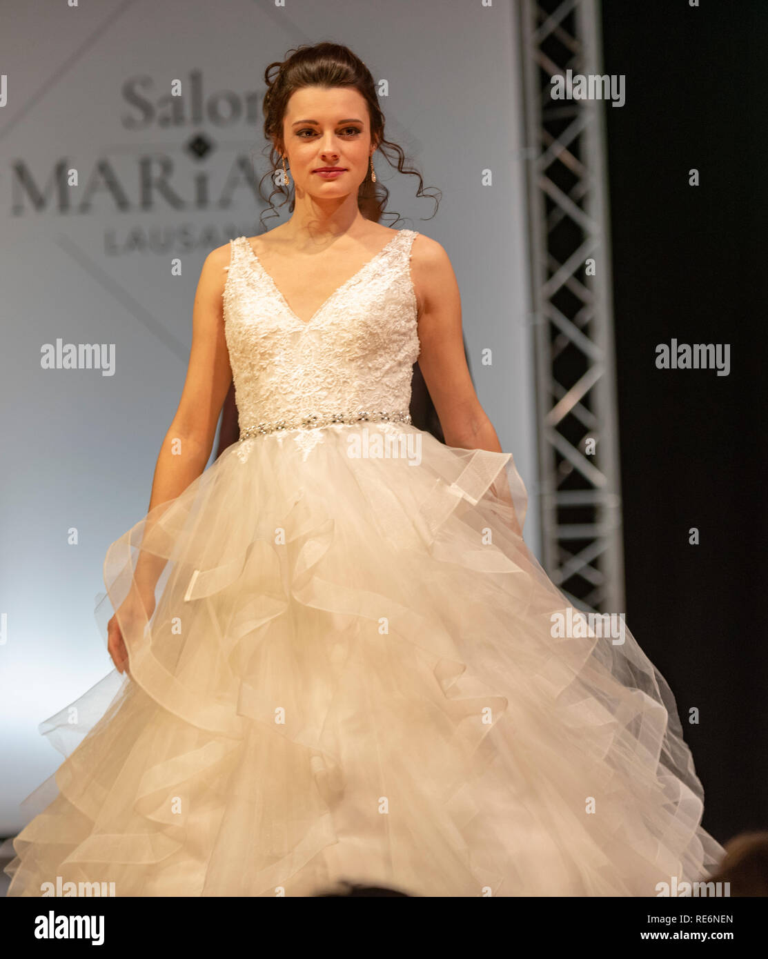 Lausanne, Switzerland. 20th Jan, 2019. Model wearing the new wedding solemn wedding dress collection 2019 at the Baulieu Expo in Lausanne, in Switzerland. Lausanne, Switzerland on the 20 th January, 2019. Credit: Eric Dubost/Alamy Live News. Stock Photo