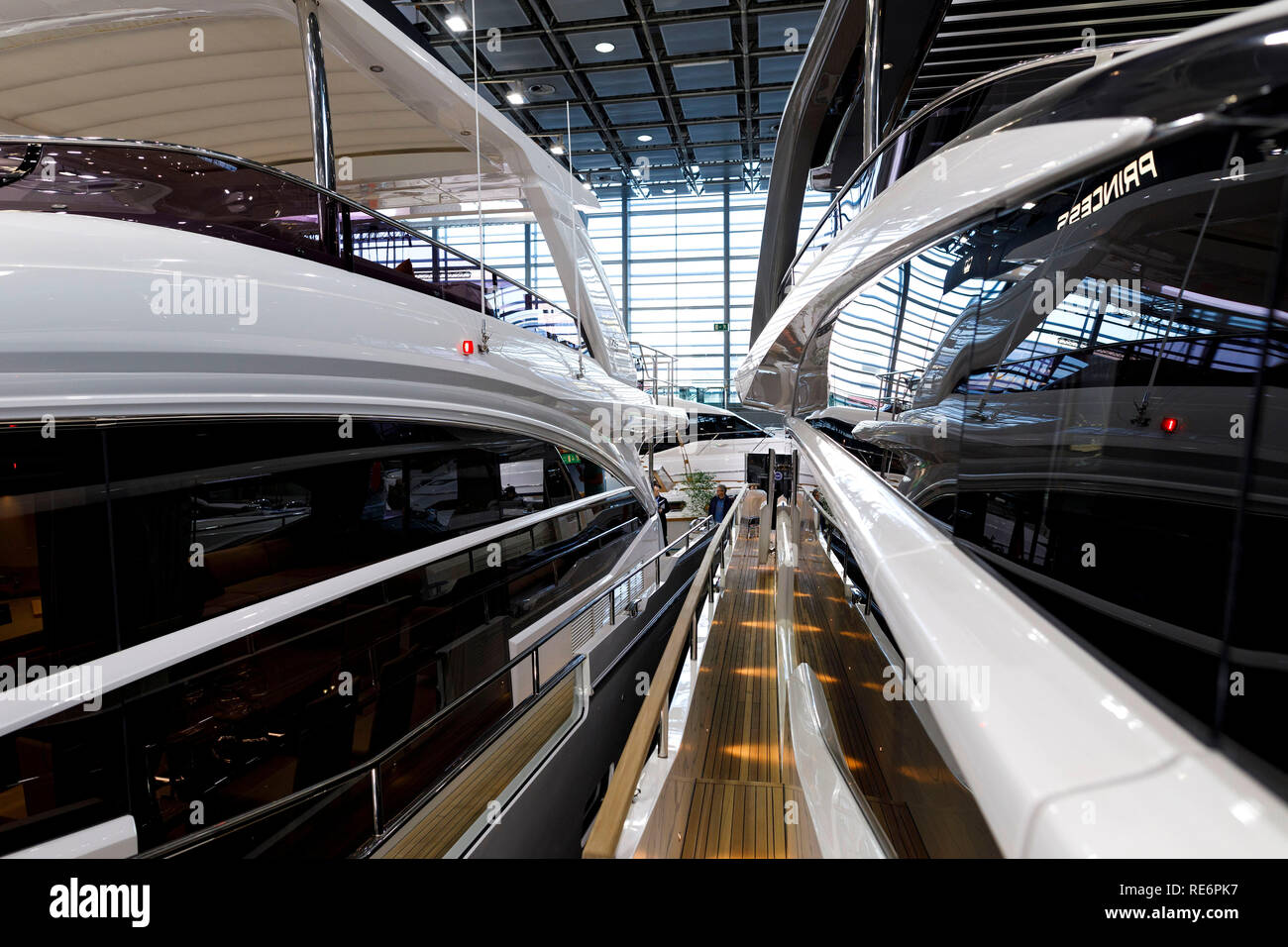 BOOT D SSELDORF BOAT SHOW WATERSPORTS EXHIBITION visual data 8