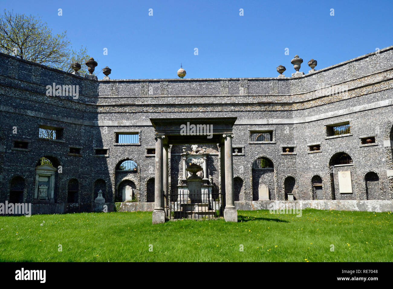 Dashwood mausoleum hires stock photography and images Alamy