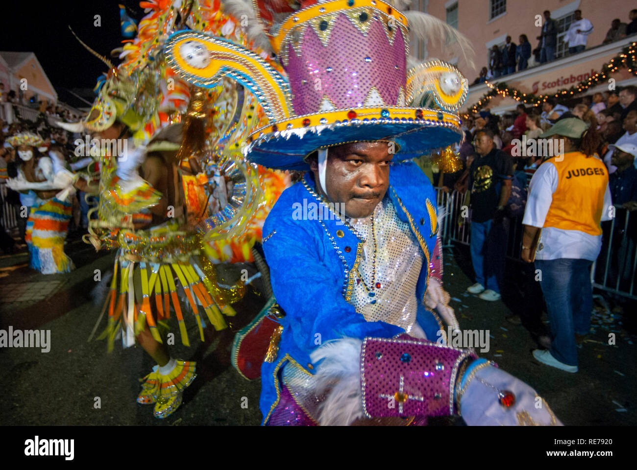 Carnaval del Junkanoo. Bay Street, Nassau, New Providence Island, Bahamas, Caribbean. New Year's Day Parade. Boxing Day. Costumed dancers celebrate th Stock Photo