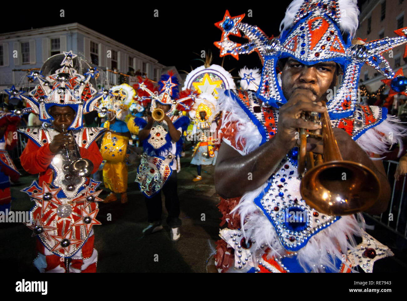 Carnaval del Junkanoo. Bay Street, Nassau, New Providence Island, Bahamas, Caribbean. New Year's Day Parade. Boxing Day. Costumed dancers celebrate th Stock Photo