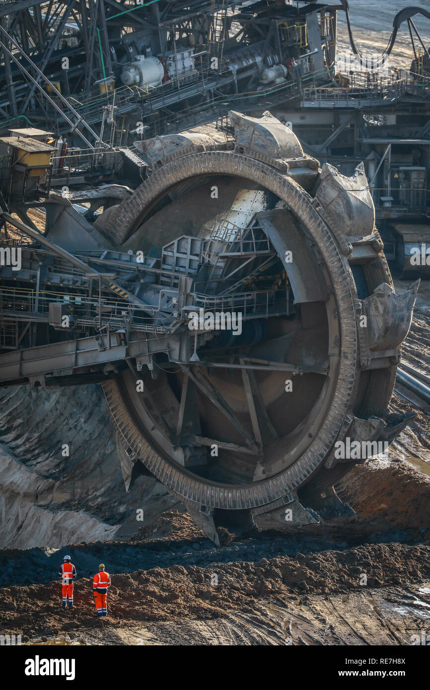 19.01.2019, Juechen, North Rhine-Westphalia, Germany - Bucket wheel excavator in RWE's Garzweiler lignite open pit mine, Rhineland lignite mining area Stock Photo