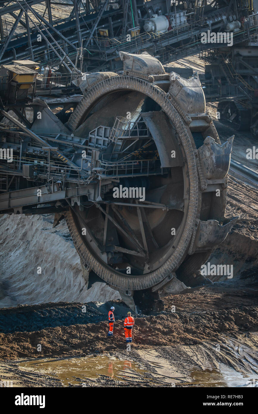 19.01.2019, Juechen, North Rhine-Westphalia, Germany - Bucket wheel excavator in RWE's Garzweiler lignite open pit mine, Rhineland lignite mining area Stock Photo