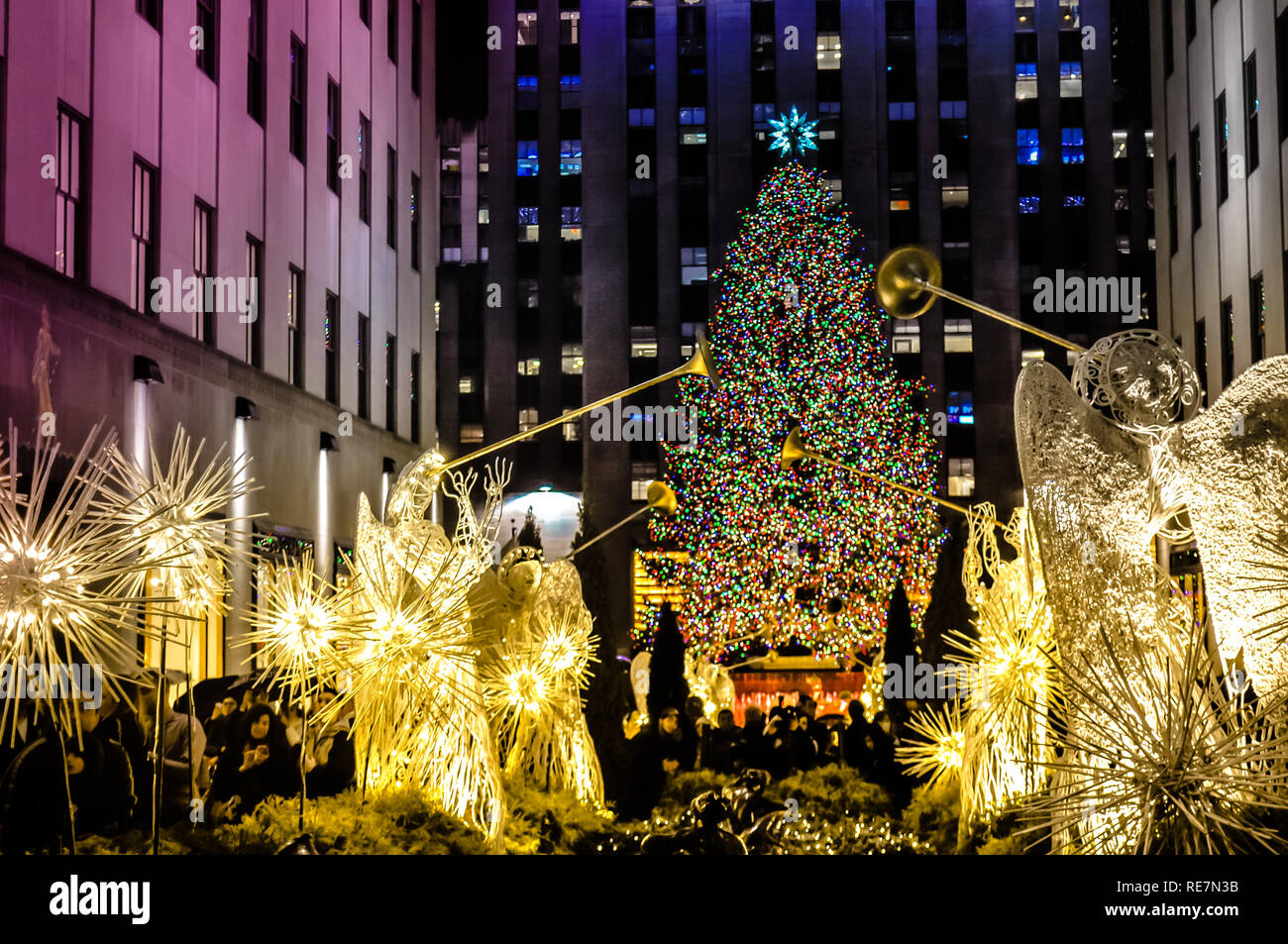 Big Christmas Tree In New York  Christmas Decorations 2021