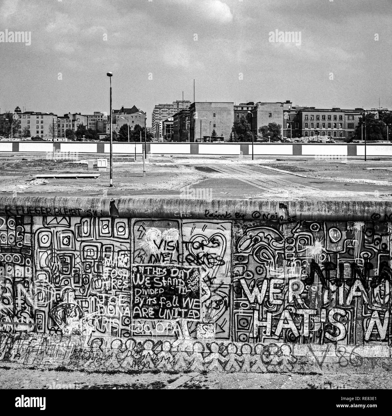 August 1986, Berlin wall graffitis at Potsdamer Platz square with view over Leipziger Platz square, death strip, West Berlin, Germany, Europe, Stock Photo