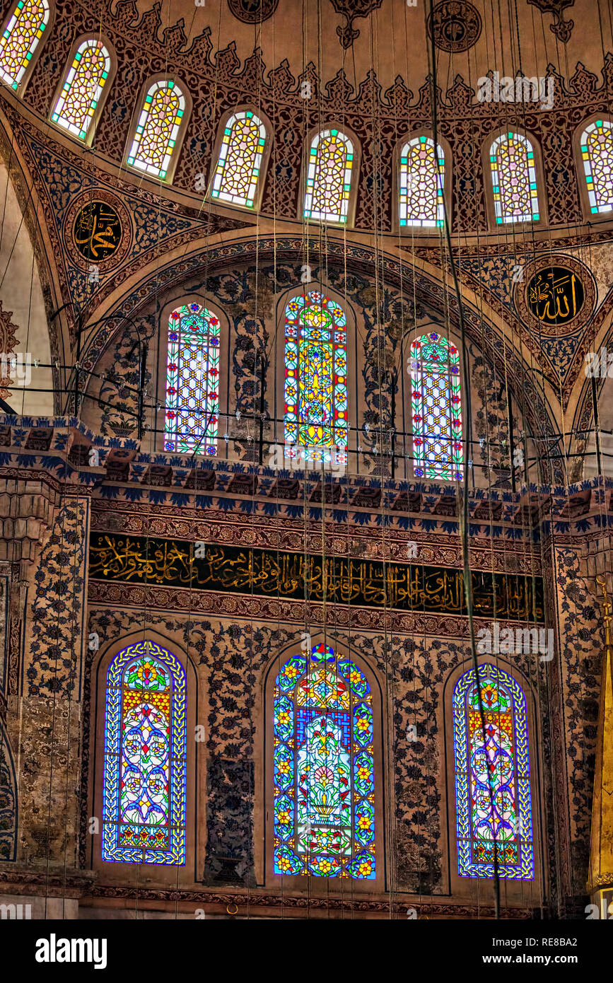 Islamic stained glass hires stock photography and images Alamy