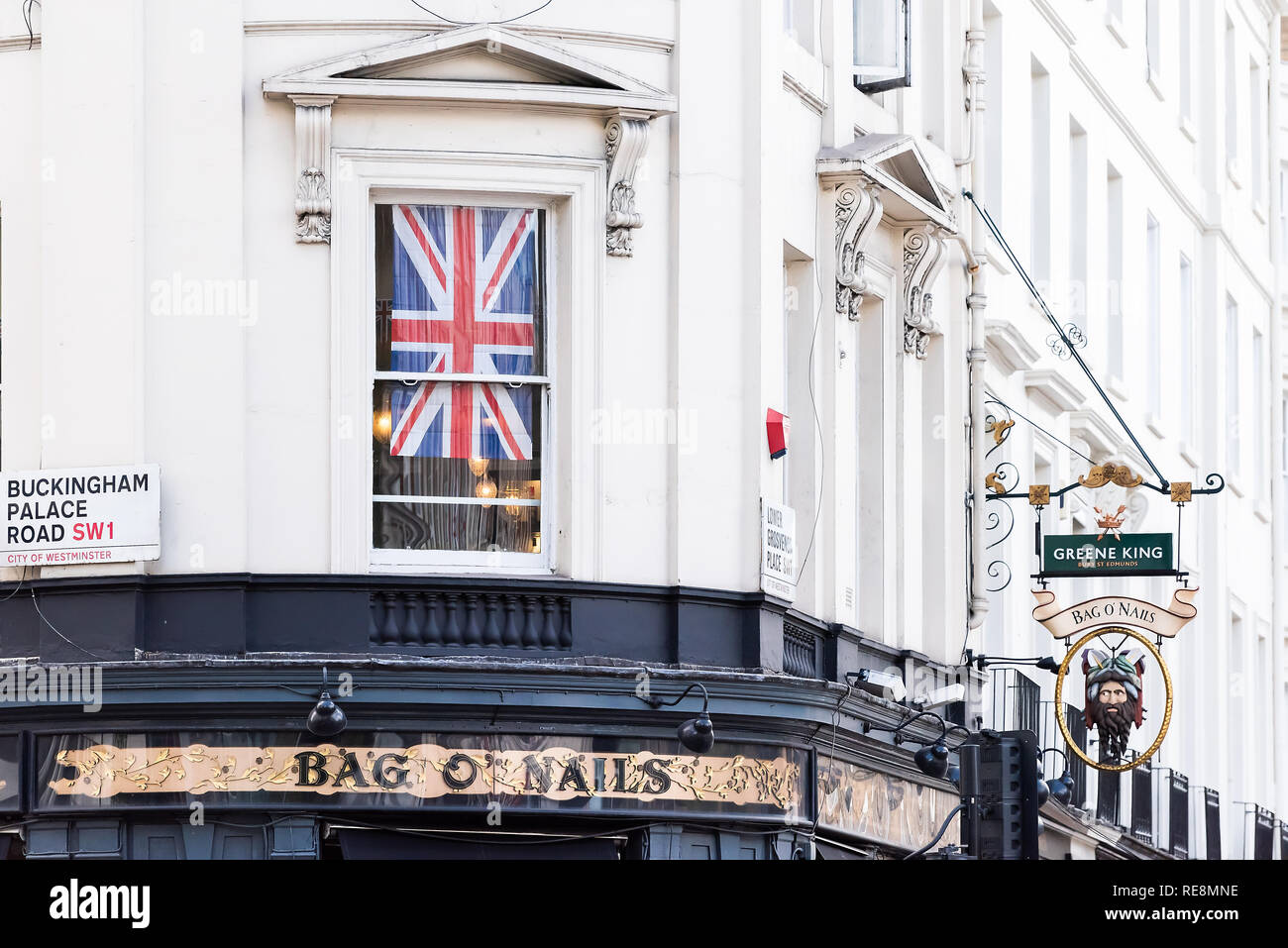 Buckingham palace logo hi-res stock photography and images - Alamy