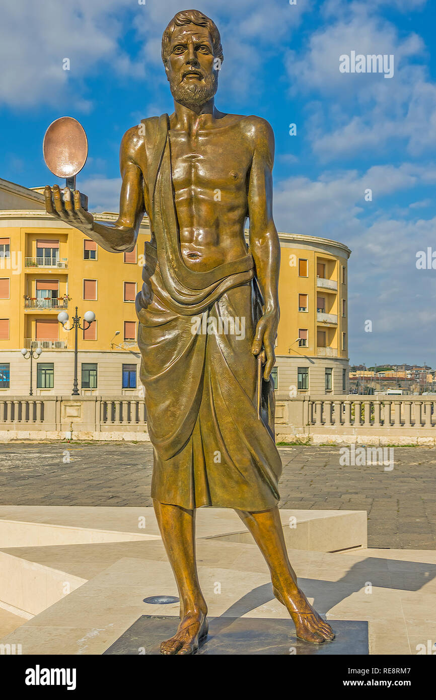 Statue of Archimedes, Ortygia Island, Syracuse, Sicily, Italy Stock Photo