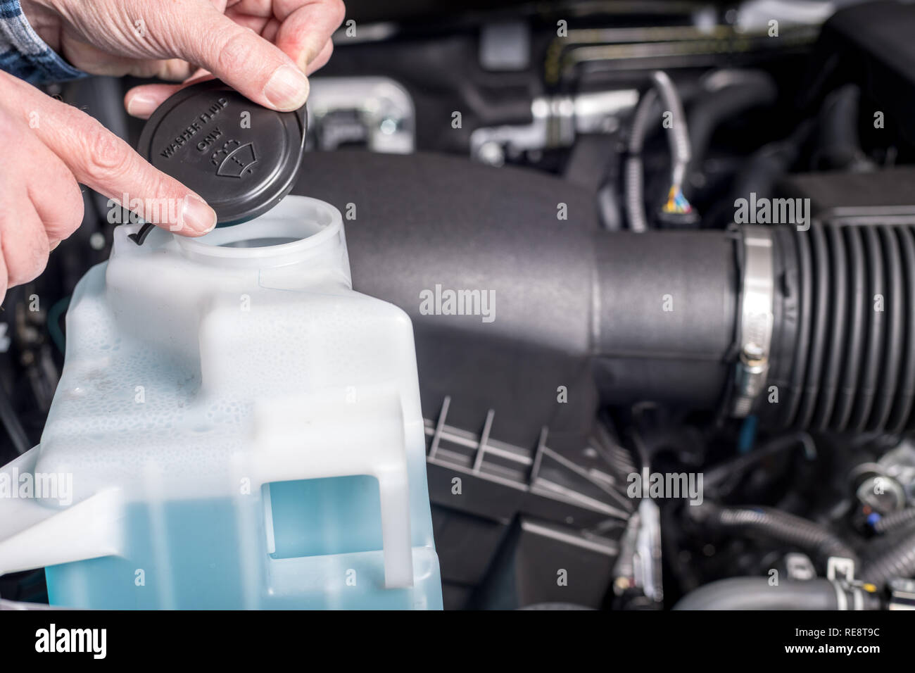 Windshield washer fluid hires stock photography and images Alamy