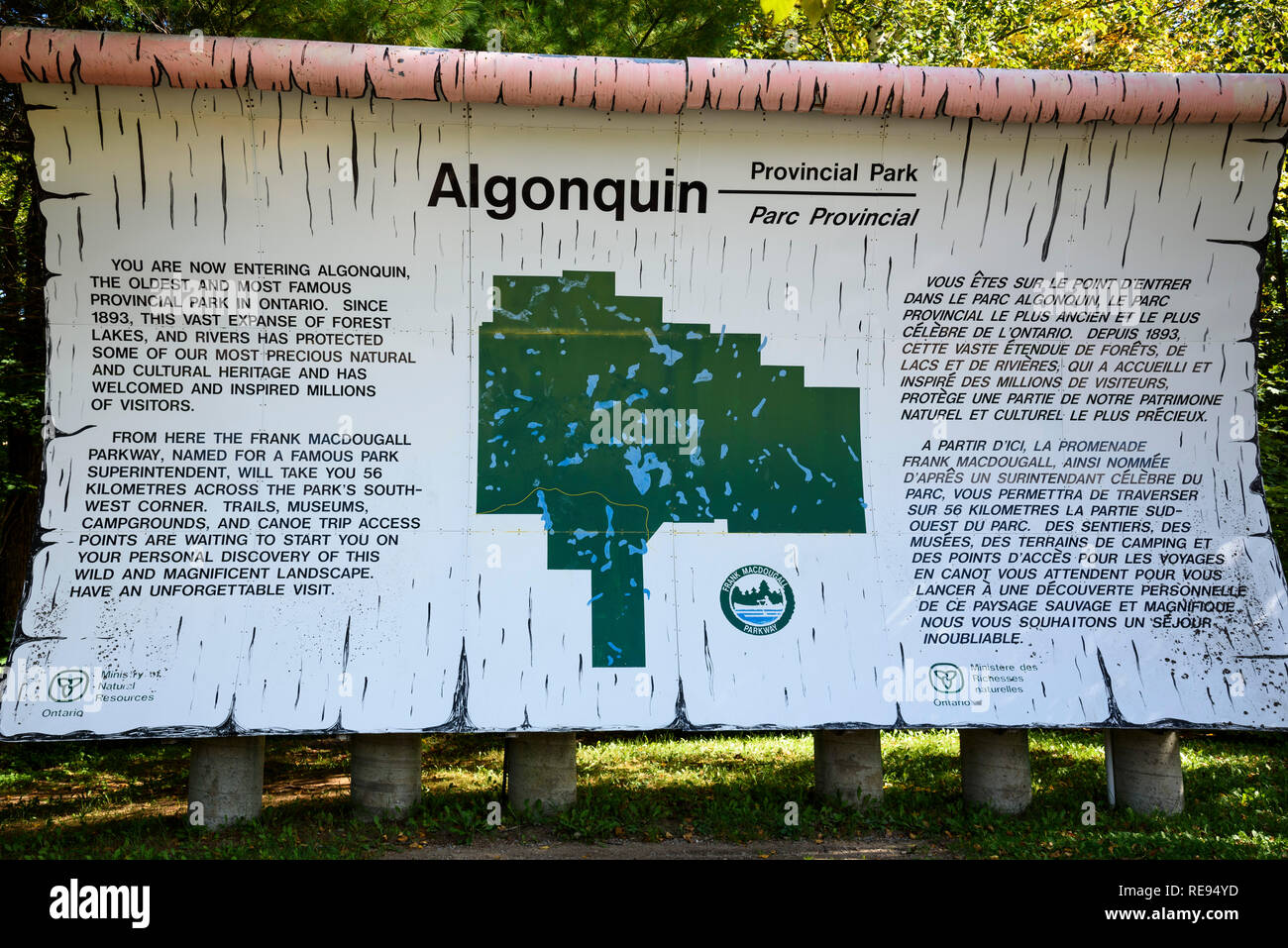 Sign at the entrance to Algonquin Provincial Park, Ontario, Canada Stock Photo