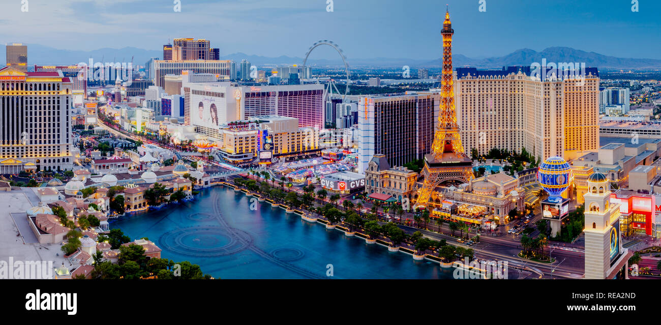 Panorama of the Las Vegas skyline featuring the Bellagio Lake, Paris Las Vegas, Linq High Roller and the Las Vegas Strip in Las Vegas, Nevada, USA Stock Photo