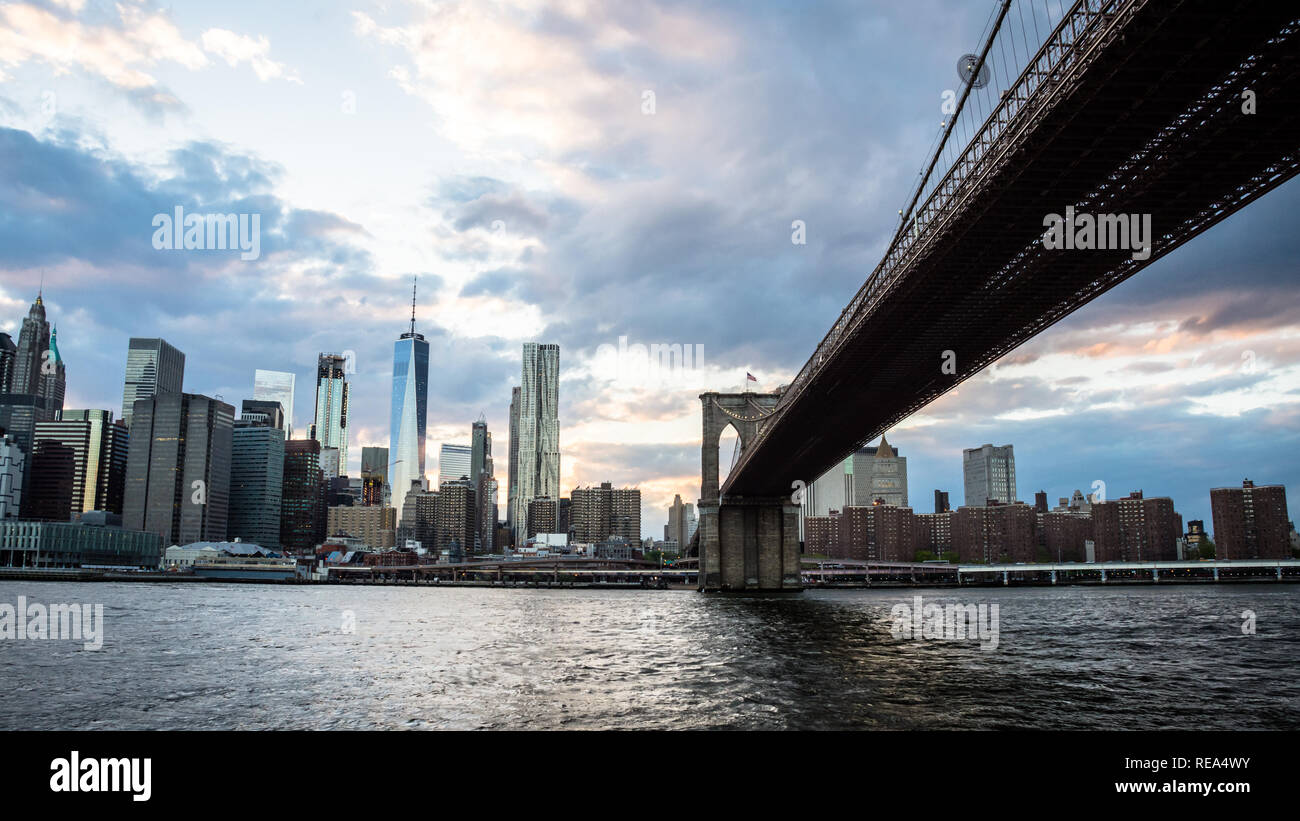 Clouds downtown manhattan skyline hi-res stock photography and images ...
