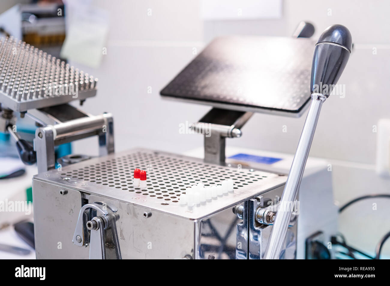 Pill Encapsulator Machine Encapsulator hi-res stock photography and images - Alamy