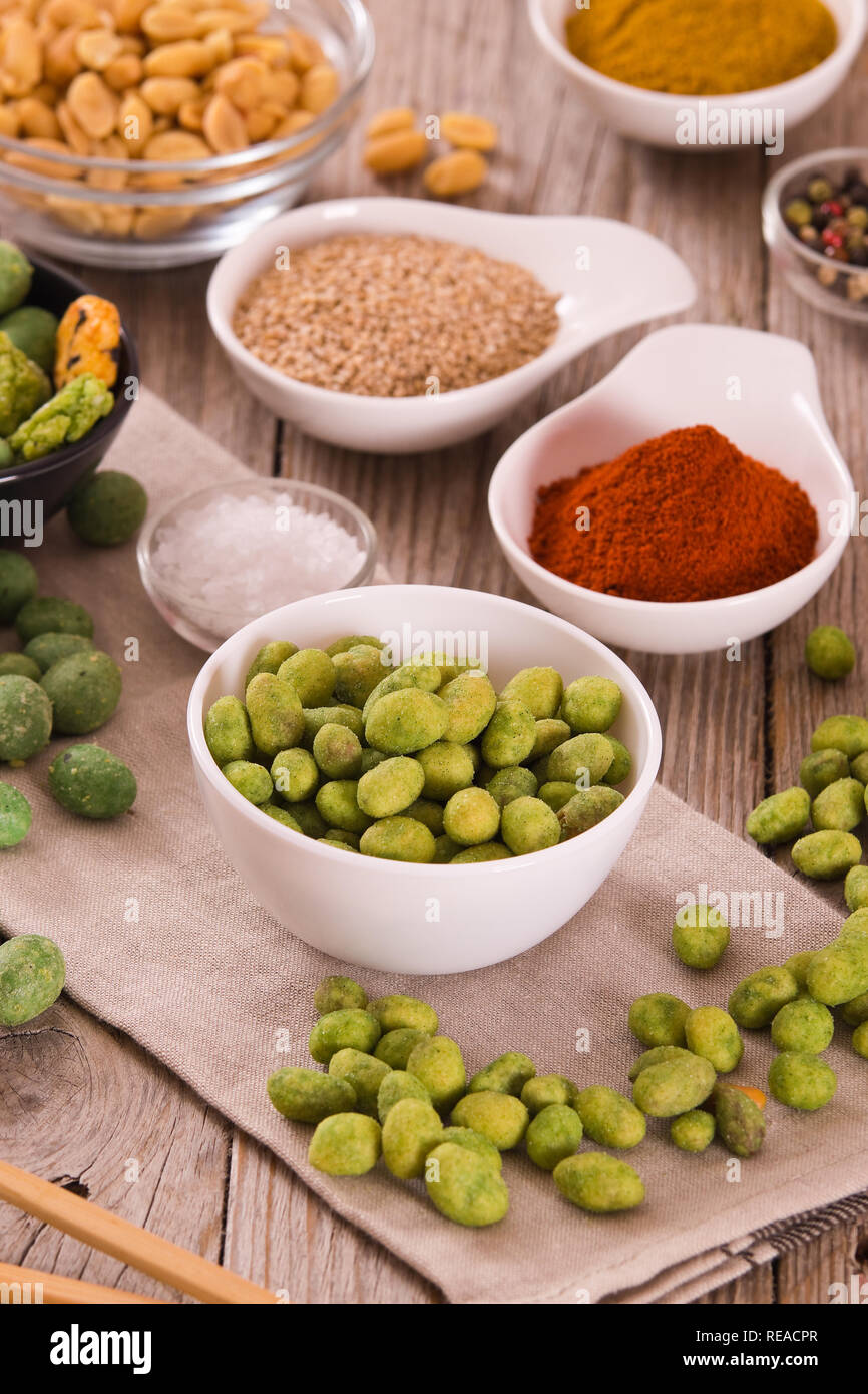 Wasabi coated peanuts Stock Photo Alamy