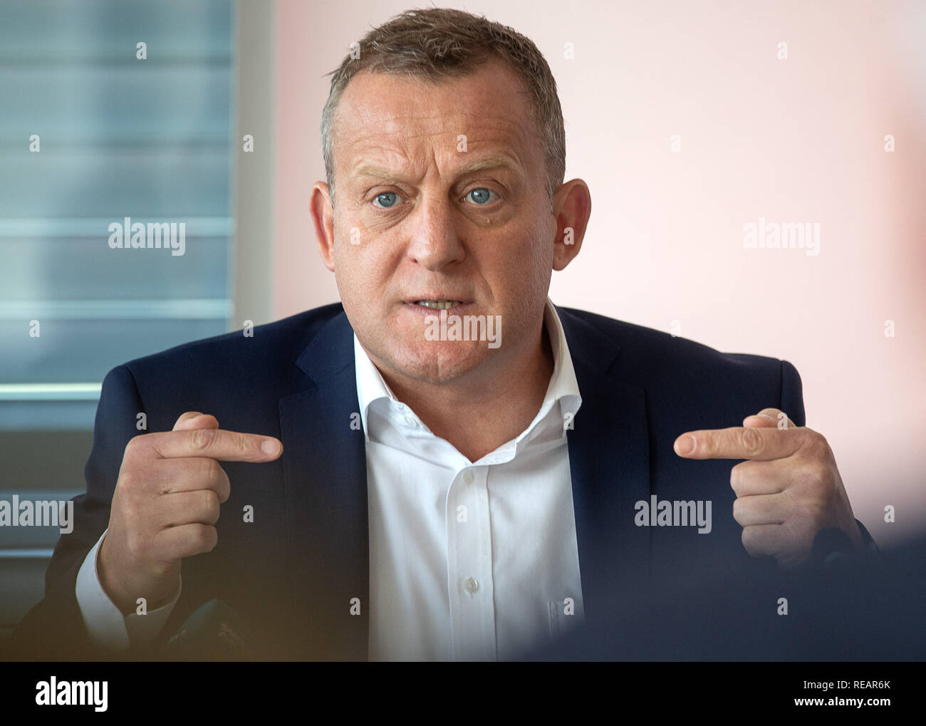 21 January 2019, Baden-Wuerttemberg, Stuttgart: Roman Zitzelsberger, district manager of IG Metall Baden-Württemberg, speaks at the annual press conference of IG Metall Baden-Württemberg. Photo: Sebastian Gollnow/dpa Stock Photo