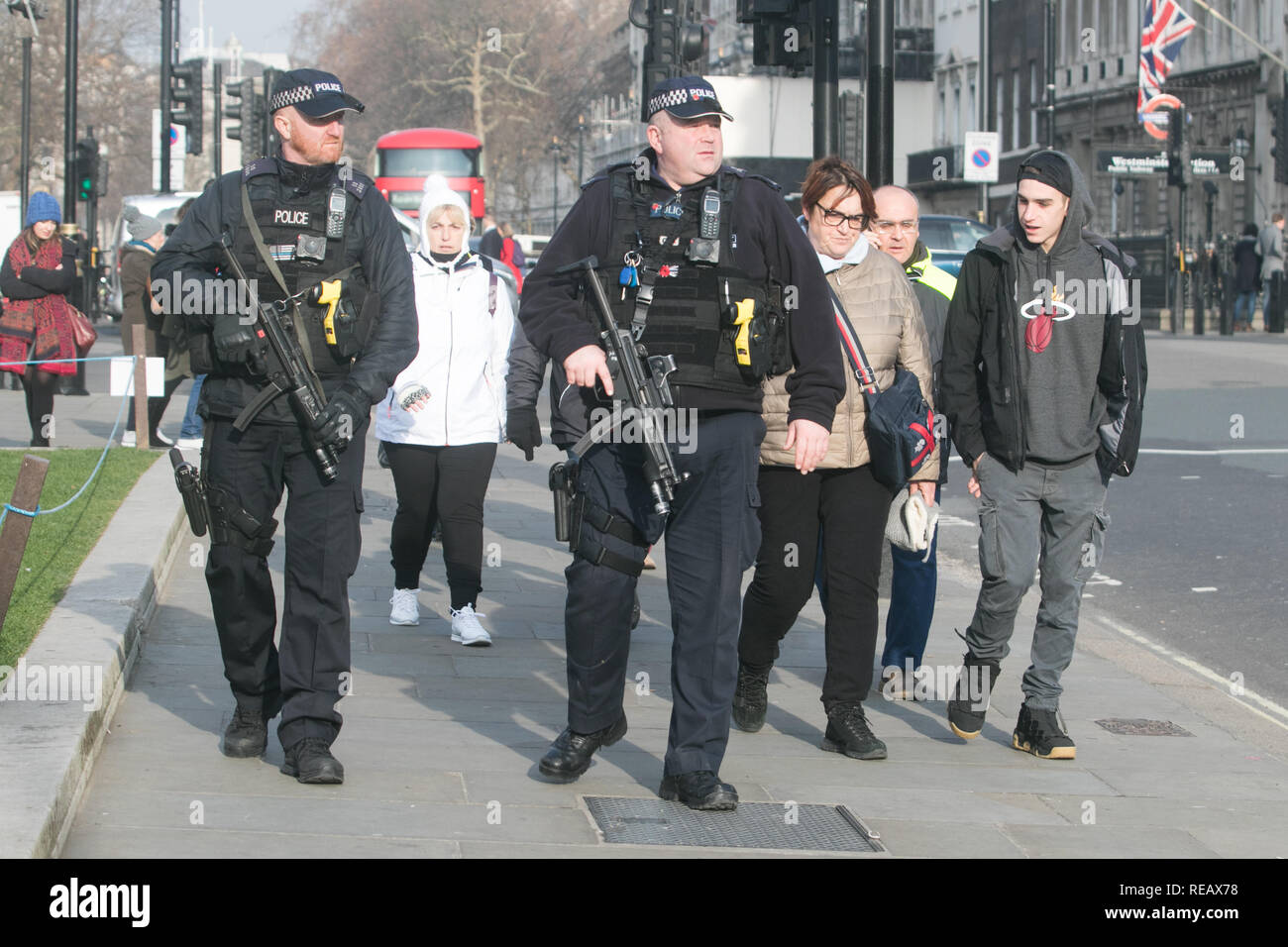 London UK. 21st January 2019. Armed Police officers  in Westminster on the day  Prime Minister Theresa May prepares to deliver her Brexit  Plan B  to Parliament Credit: amer ghazzal/Alamy Live News Stock Photo
