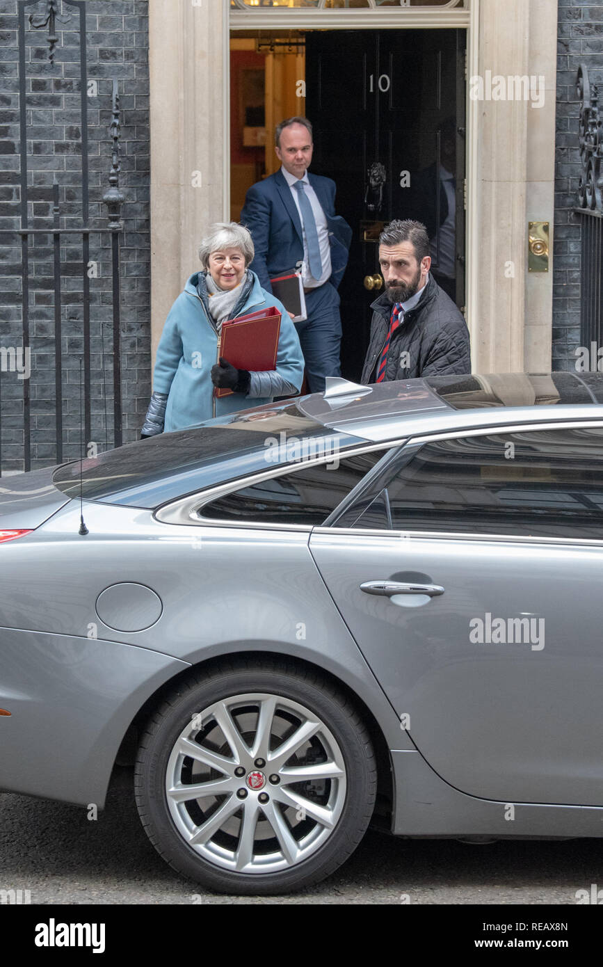 London, UK. 21st January 2019. Prime Minister Theresa May leaves 10 Downing Street bound for the House of Commons to present Brexit 'Plan B' to parliament Credit: Peter Manning/Alamy Live News Stock Photo
