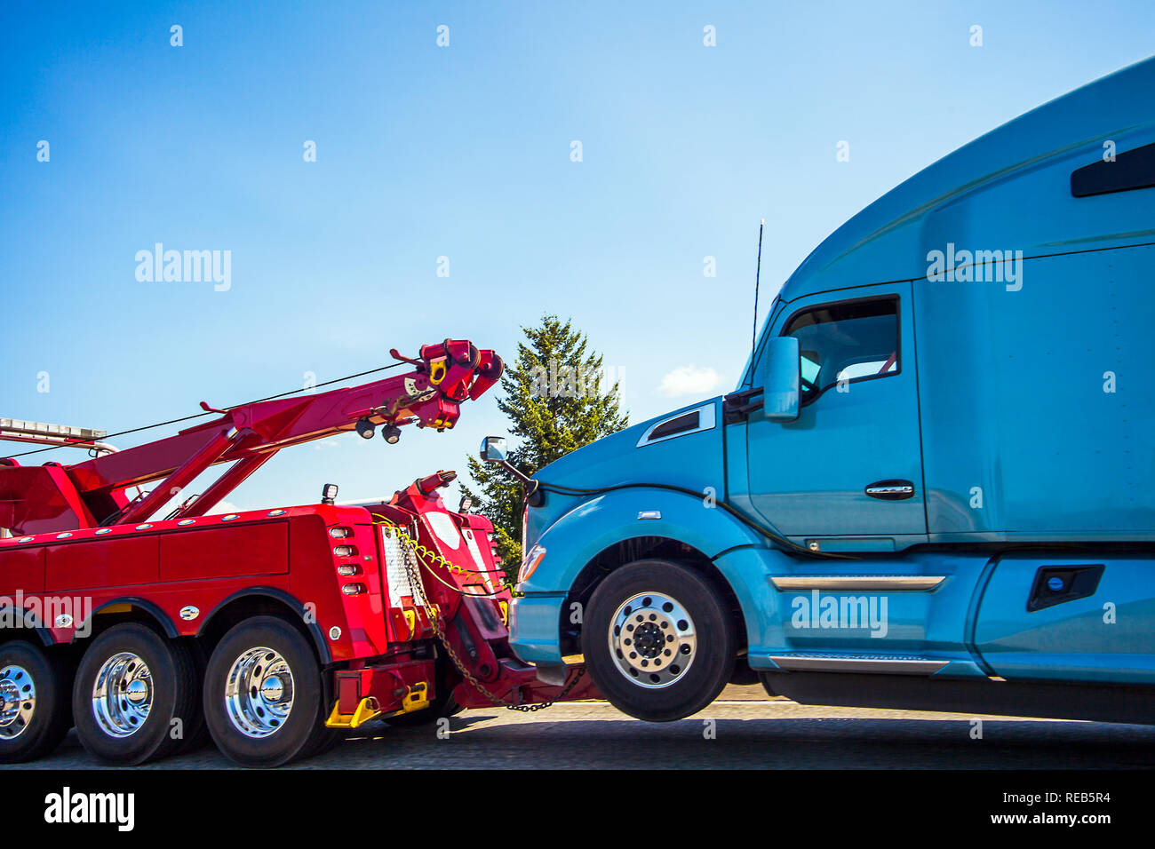 Truck breakdown and towing in Seattle Washington USA Stock Photo