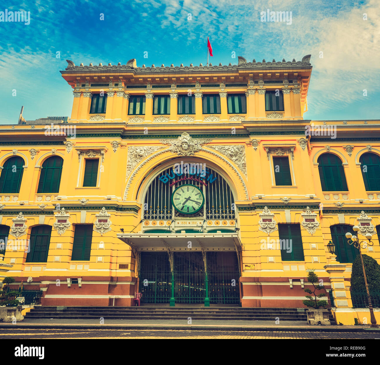 Saigon Central Post Office in the downtown Ho Chi Minh City, Vietnam Stock Photo Alamy