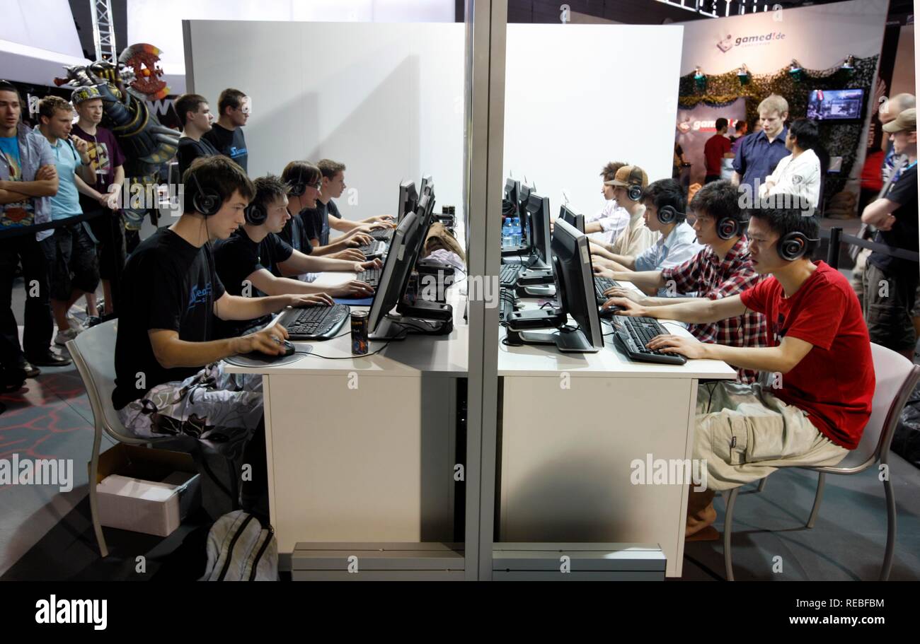 Computer game competition on the Entertainment Area of the Gamescom, the world's largest fair for computer games in the Messe Stock Photo