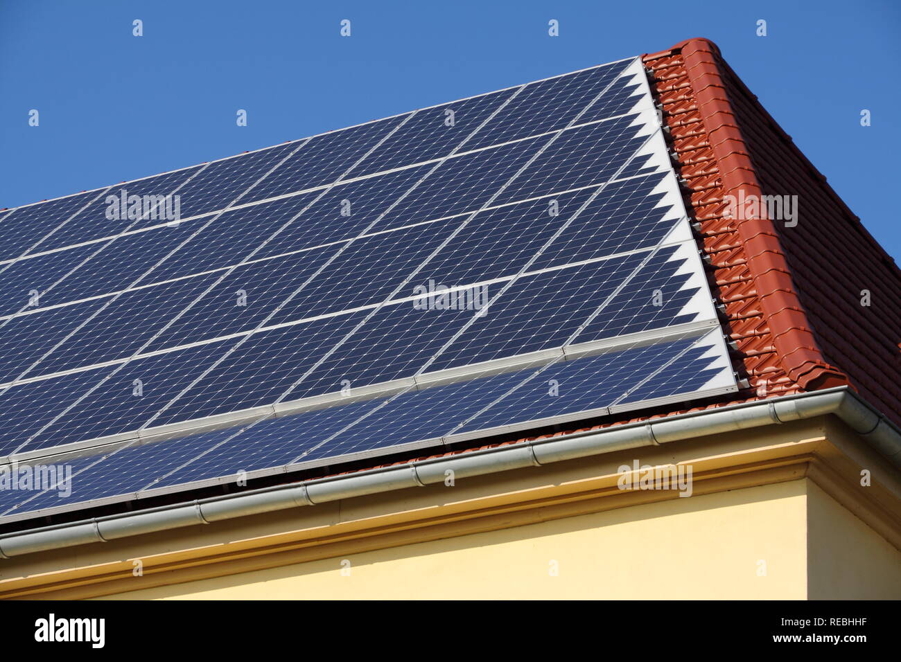 Roof solar vector hi-res stock photography and images - Alamy