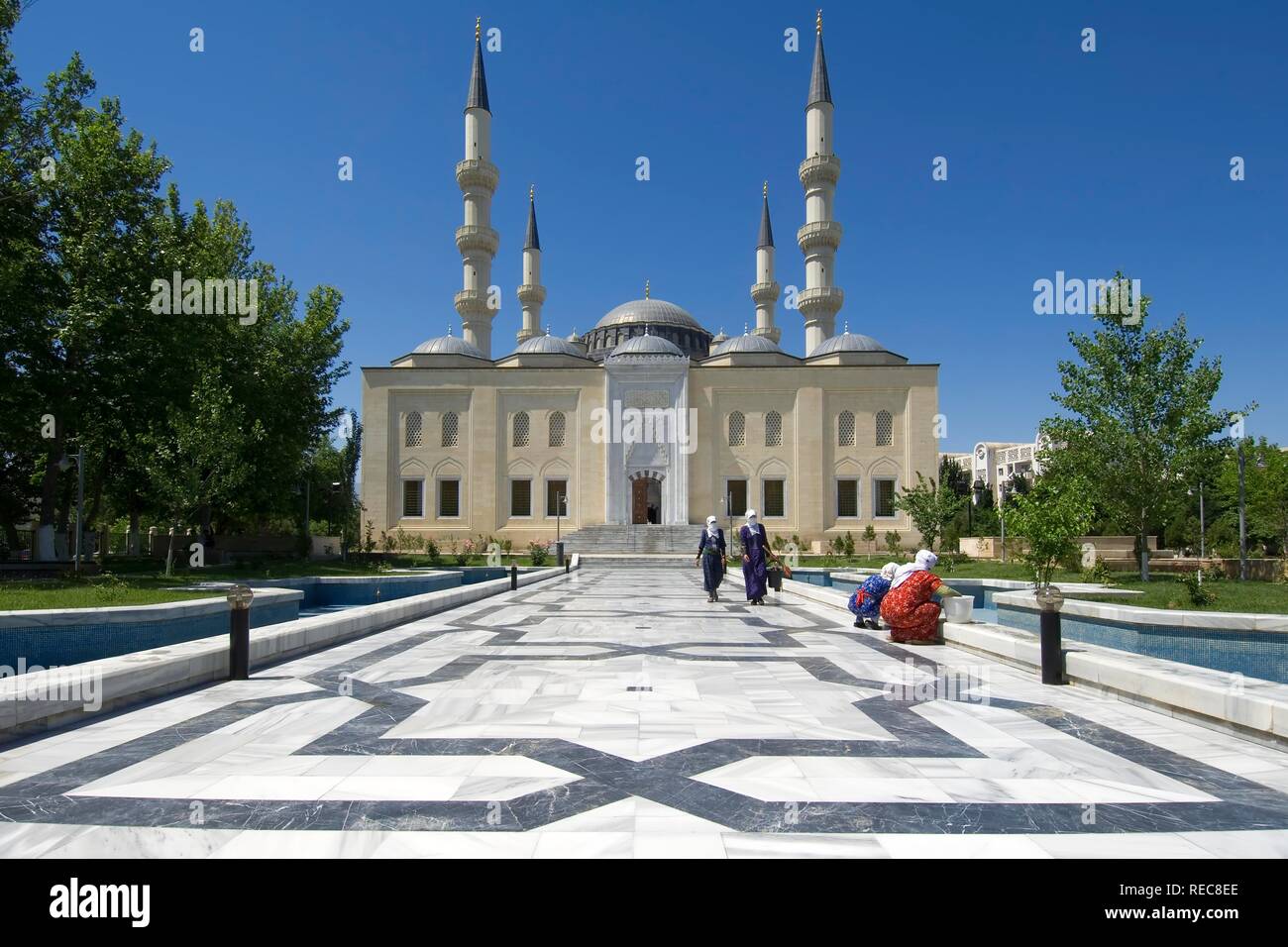 Мечеть туркменбаши рухы. Мечеть эртогрулгазы туркмения. Мечеть в туркменистане. Мечеть эртогрулгазы туркменистан. Мечеть эртогрулгазы ашхабад.