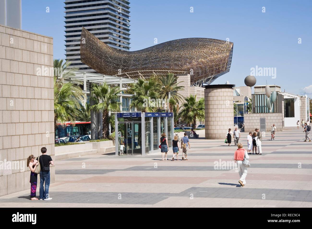 Frank gehry fish barcelona hires stock photography and images Alamy