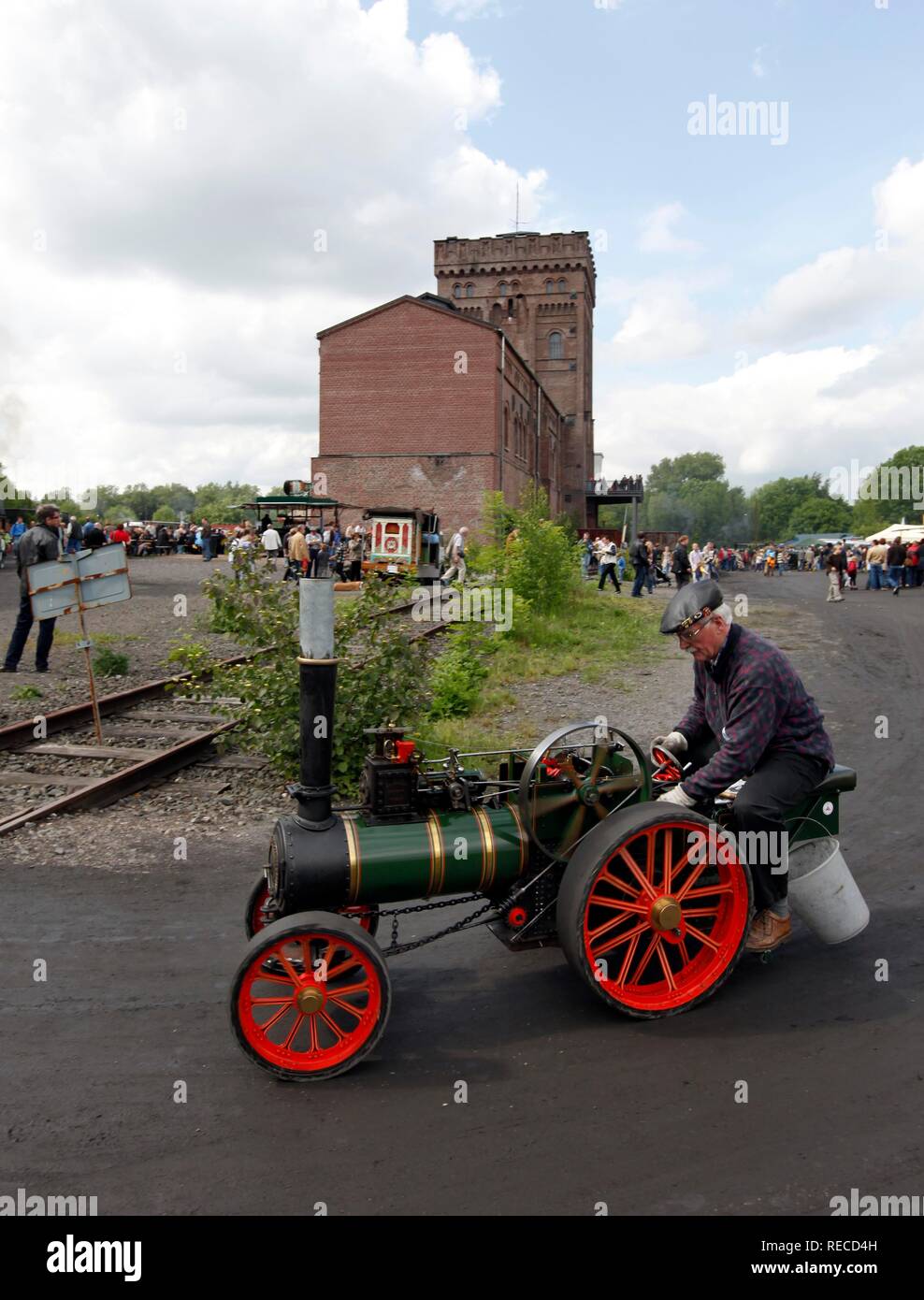 Largest German historic steam engine festival, for steam rollers, steam