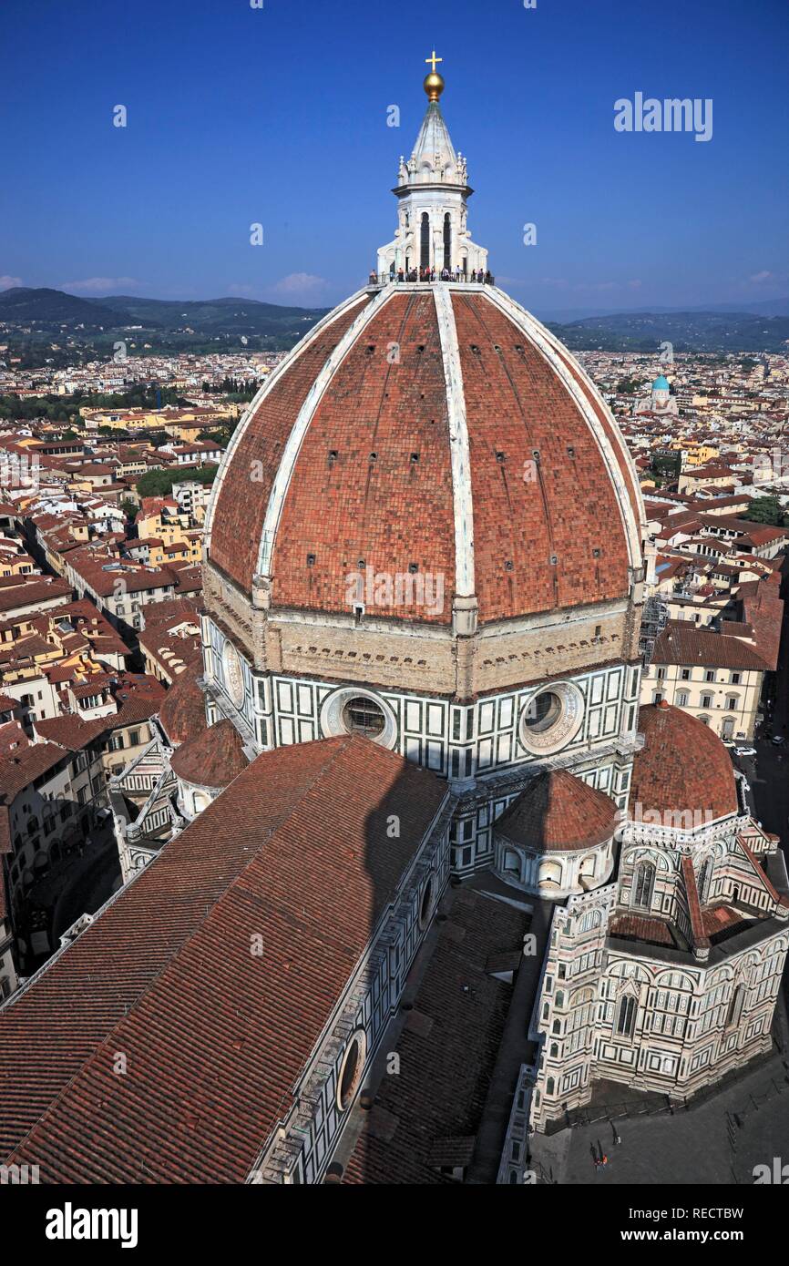 Dome of the cathedral of Santa Maria del Fiore and panorama of Florence ...