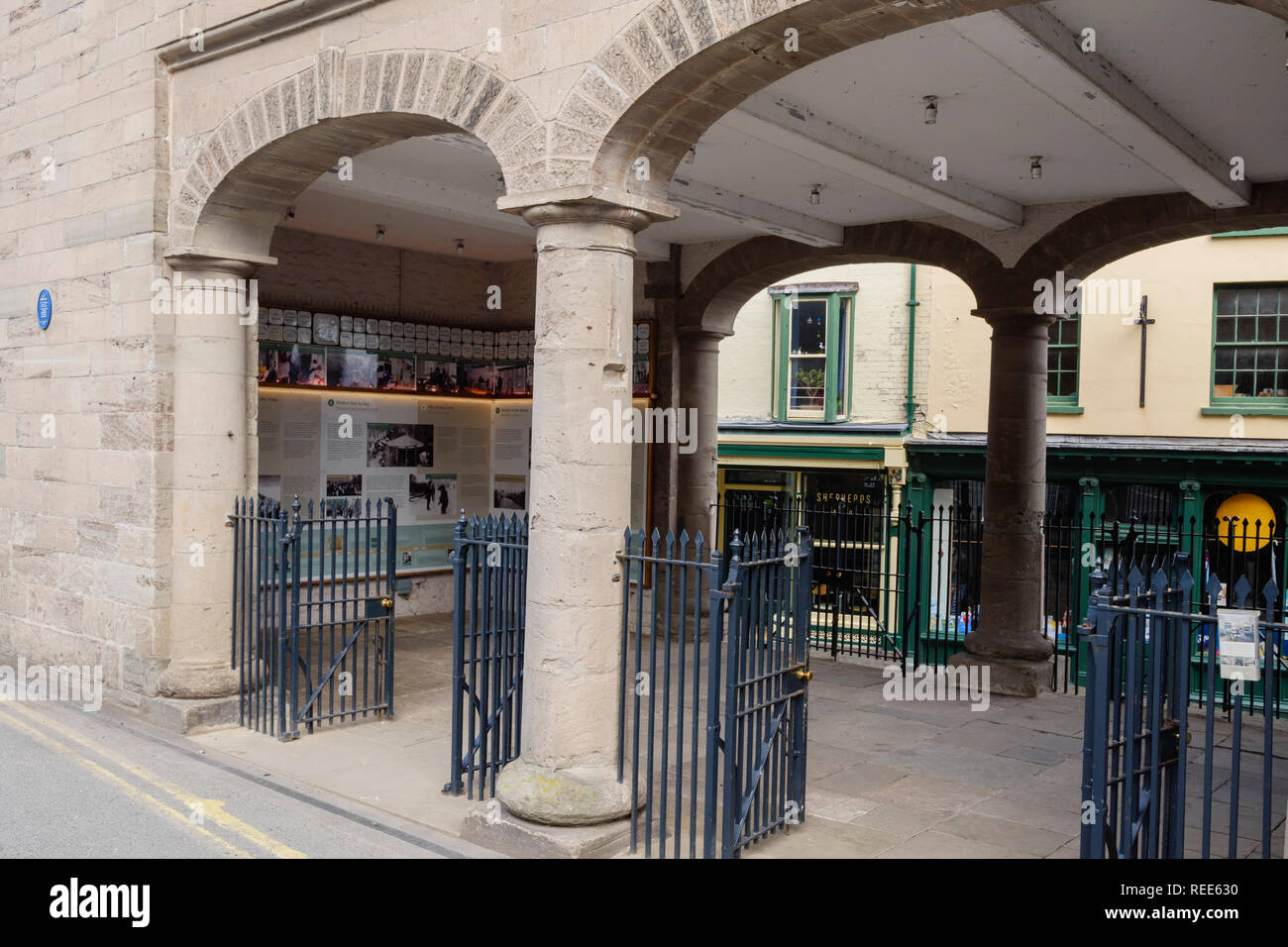 Hay on wye market cheese hires stock photography and images Alamy
