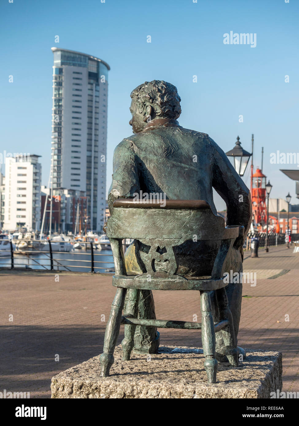 Swansea maritime quarter hi-res stock photography and images - Alamy