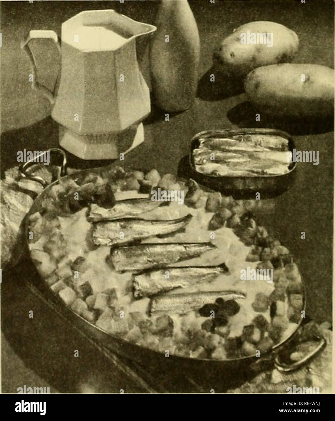 . Commercial fisheries review. Fisheries; Fish trade. 72 LET THE MAINE