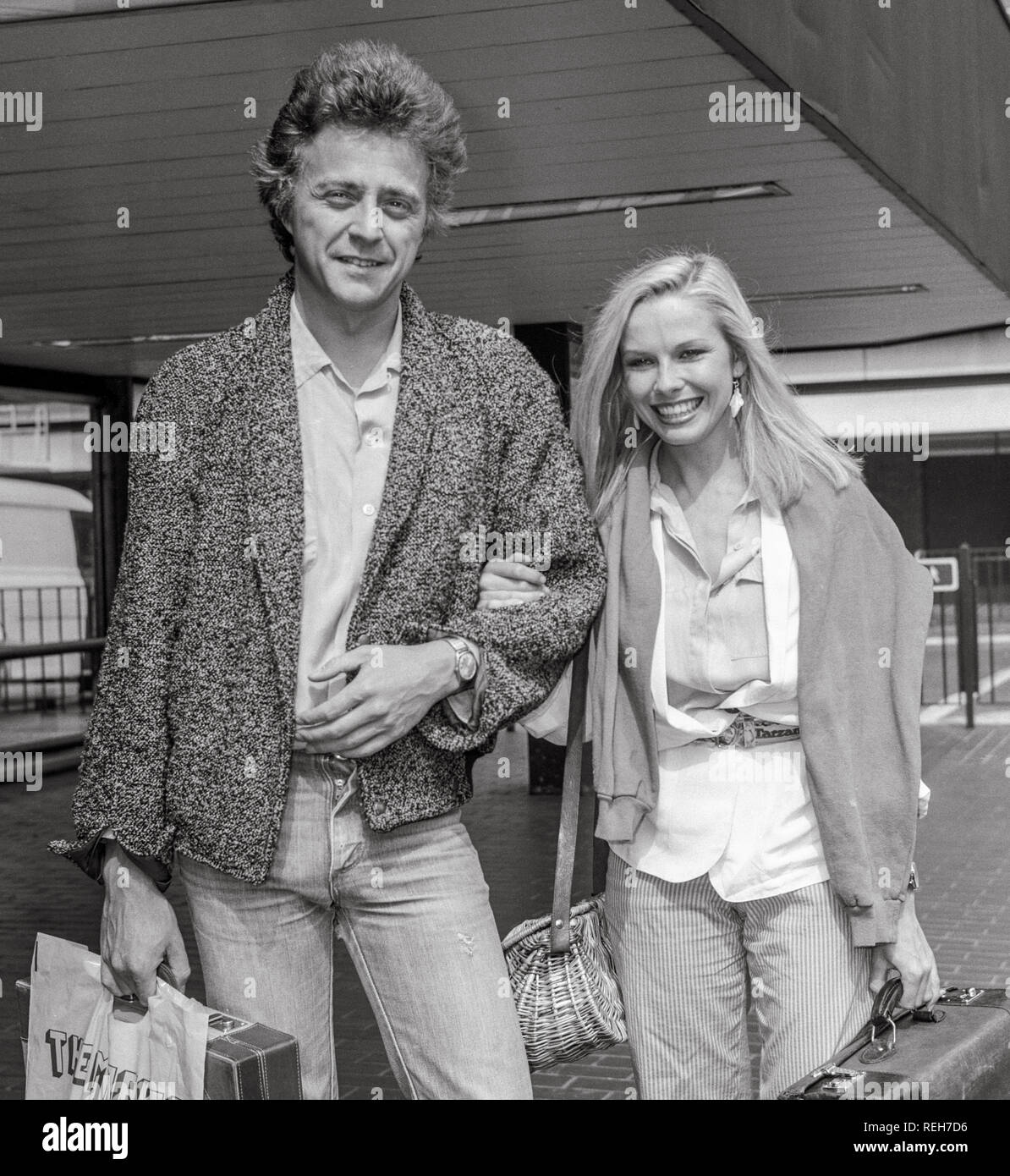 Comedian and psychologist Pamela Stephenson with husband Nicholas Ball  leaving Heathrow Airport in 1980 Stock Photo