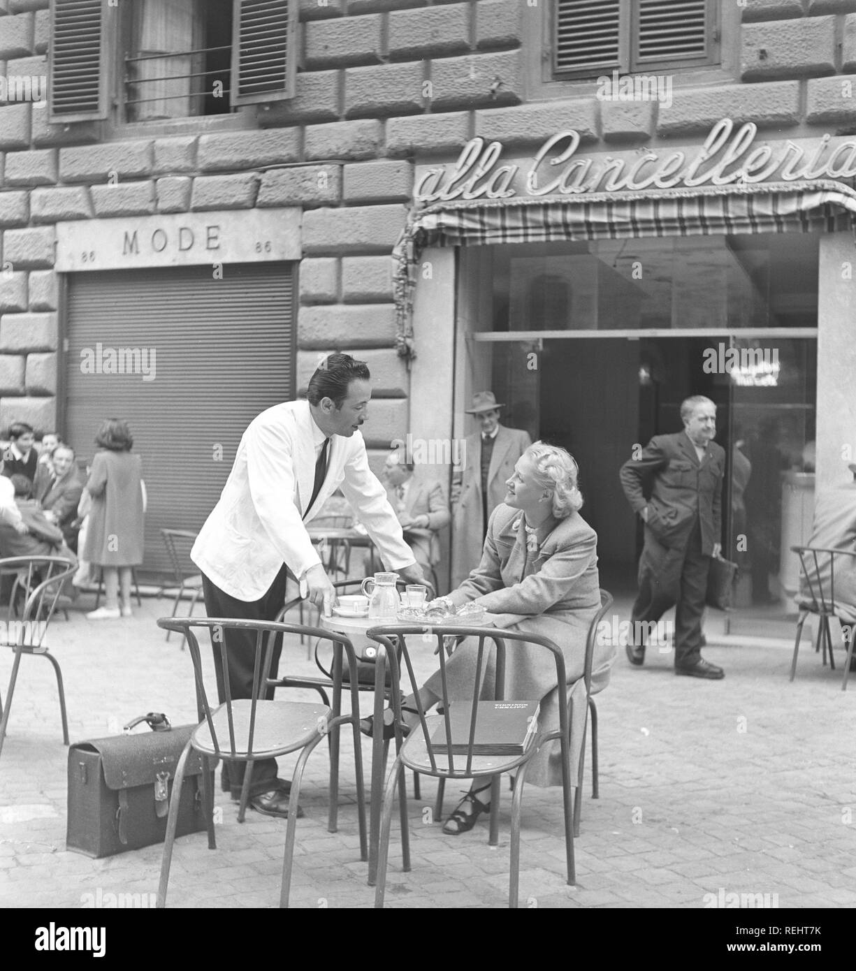 1950s coffee shop hires stock photography and images Alamy