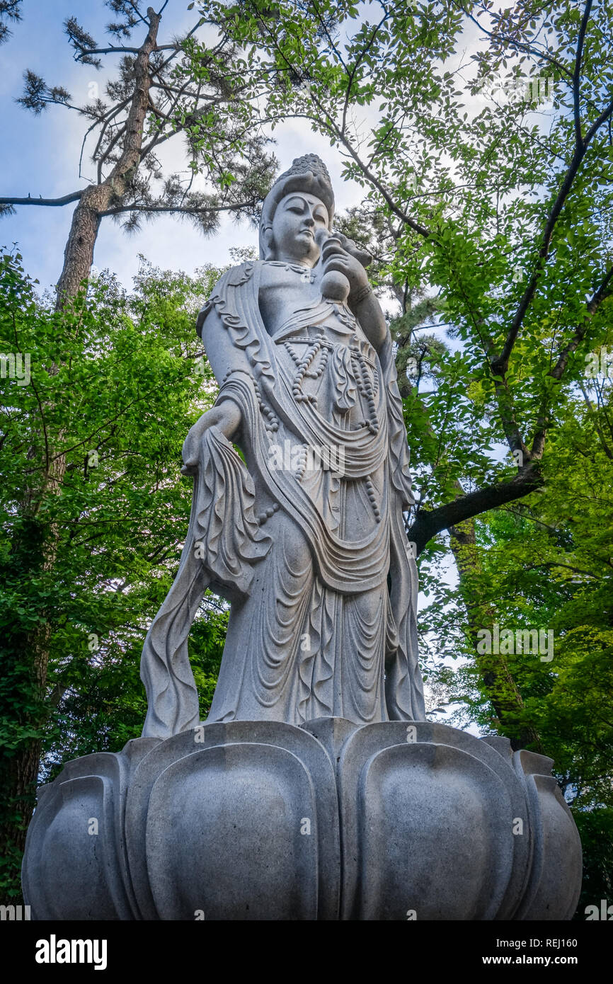 Shinto goddess hires stock photography and images Alamy